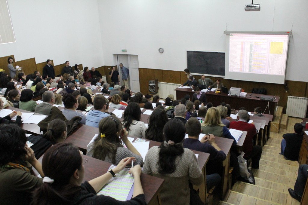 Emoții mari pentru cei peste 10.000 de candidaţi la concursul de Rezidențiat. Examenul se desfăşoară, duminică, în şase centre universitare