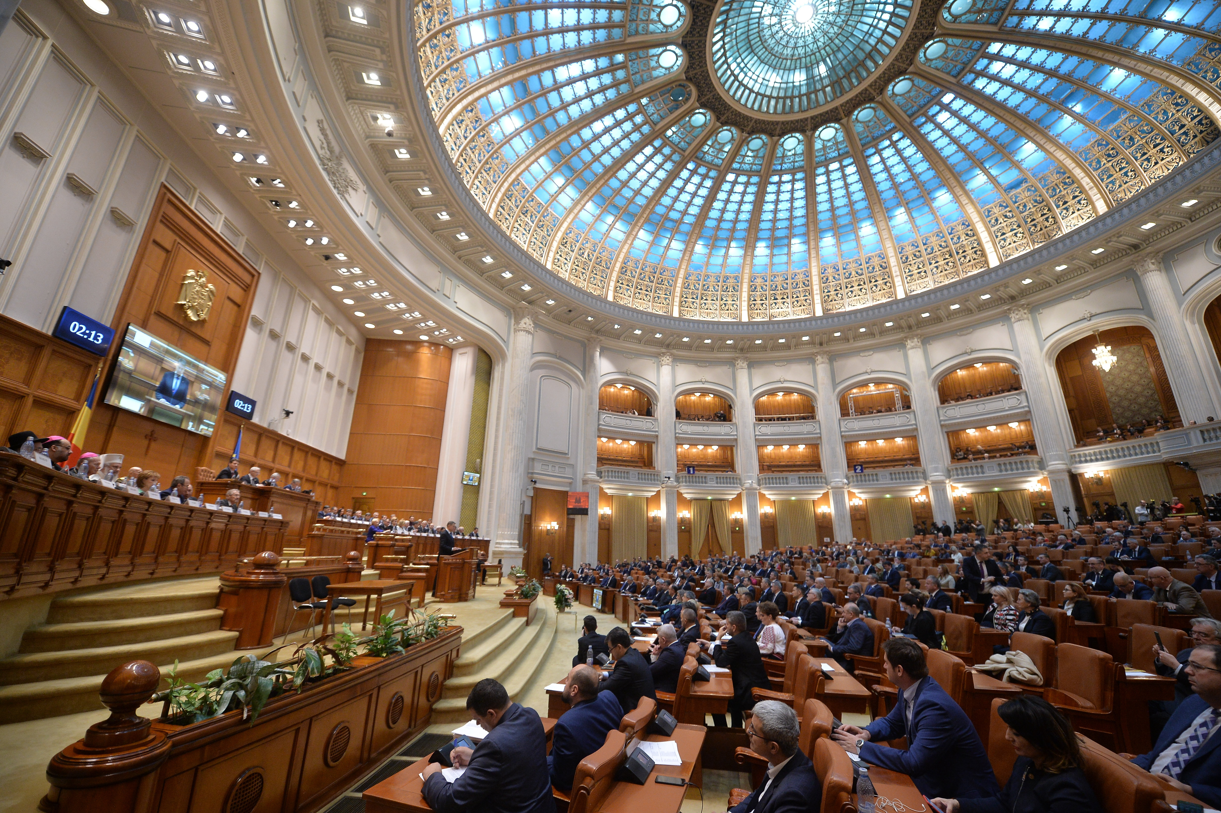 Plenul Parlamentului, AMÂNAT ca urmare a deschiderii anului universitar. Noile numiri de la ASF, BNR și CNA, în așteptare