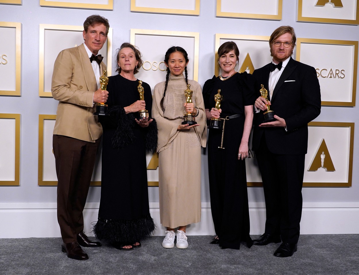 Premiile Oscar 2021 Nomadland Cel Mai Bun Film Colectiv A Pierdut In FaÈ›a FavoriÈ›ilor Lista CompletÄƒ A CaÈ™tigÄƒtorilor