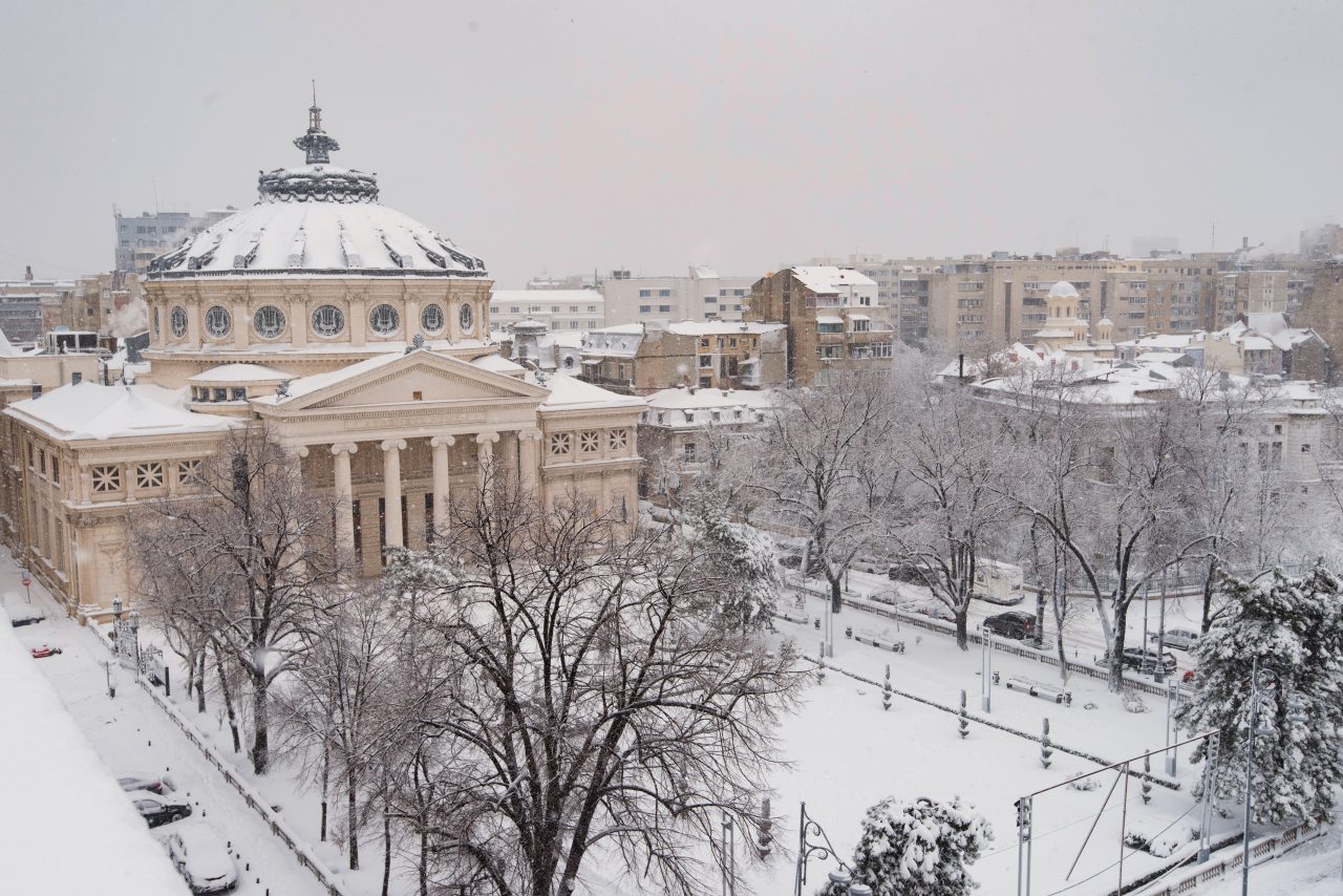 Iarna în București vine mai devreme decât ne-am fi așteptat! Prima ninsoare, în luna noiembrie