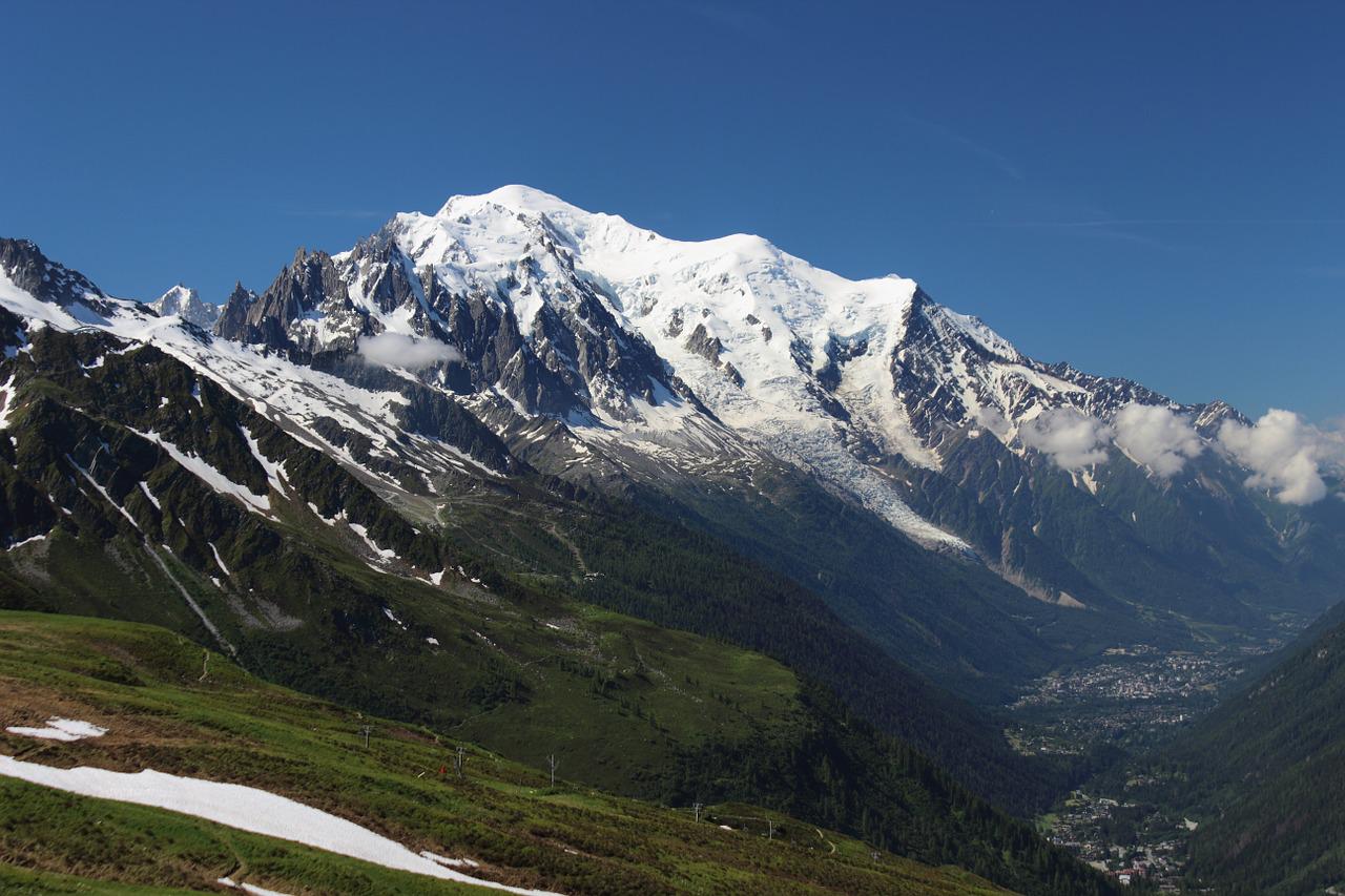 Cinci Turi Ti Rom Ni Au Vrut S Urce Cel Mai Nalt V Rf Muntos Din