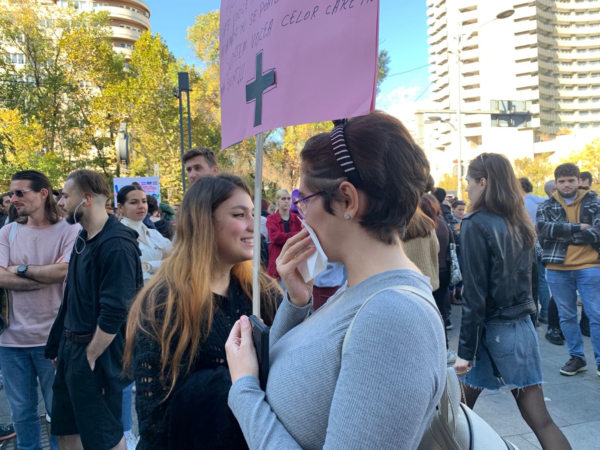 FOTO VIDEO Marș pentru susținerea femeilor împotriva violenței