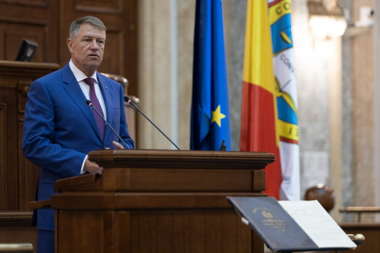 Proiectul de lege privind PENSIILE speciale, promulgat de preşedintele Klaus Iohannis