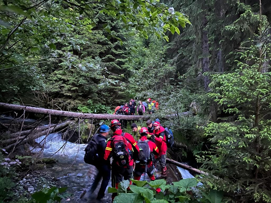 Zi de foc pentru salvamontiști: 15 situații de urgență, semnalate prin 112 / O persoană a murit, iar alte 14 au fost salvate