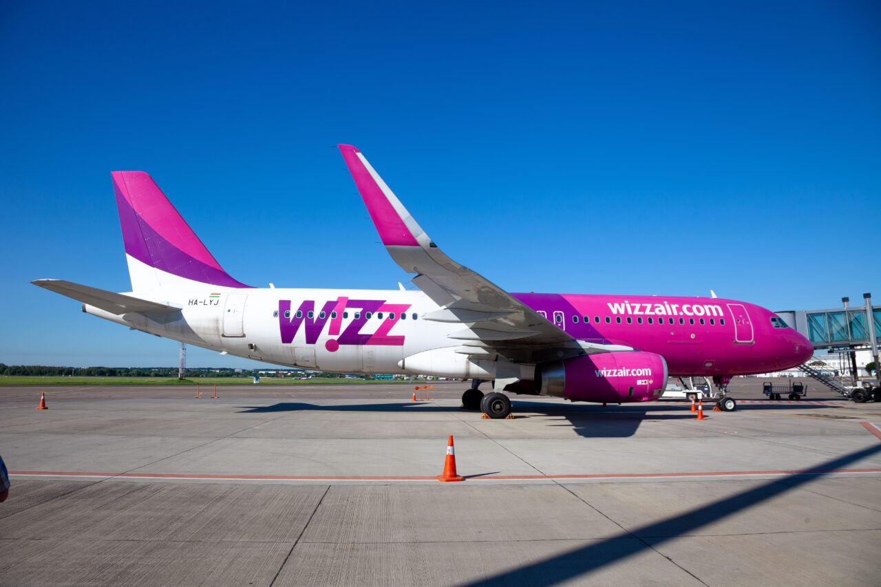 EXCLUSIV | Un avion Wizz Air București – Dubai a fost întors pe Otopeni după două ore de la decolare. „Ne-au spus în zbor că nu ne lasă să aterizăm”