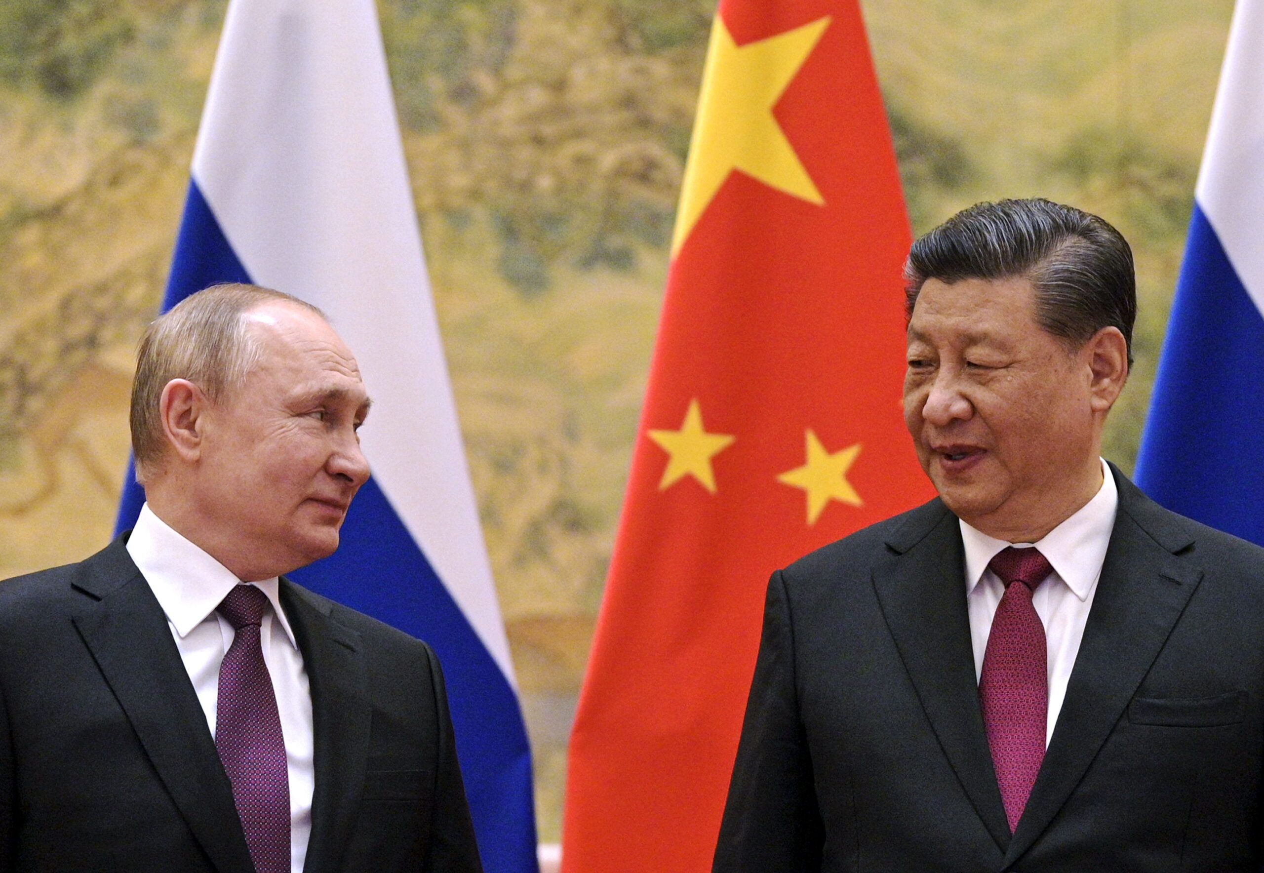 Vladimir Putin îl vizitează pe Xi Jinping, la el acasă. Liderul rus ajunge la Beijing, pentru Forumul Belt and Road