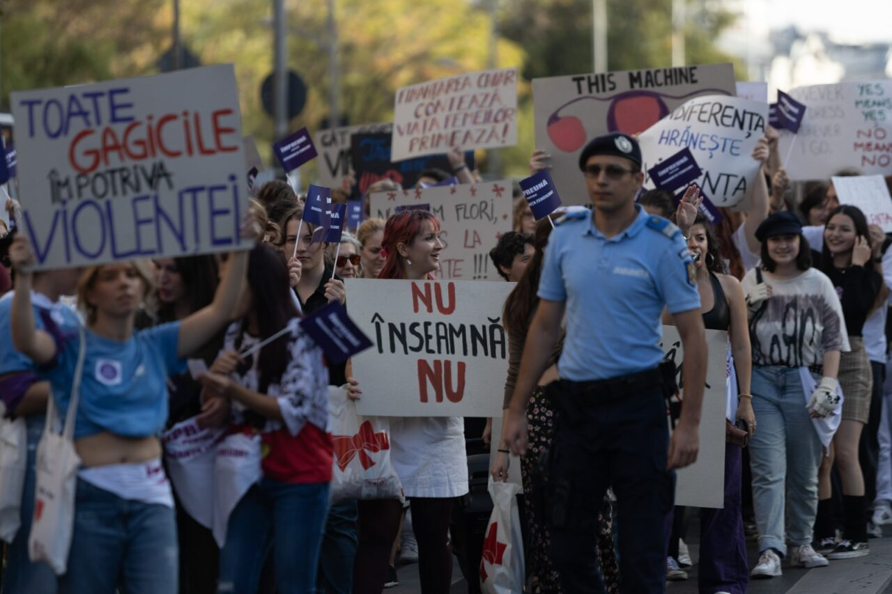 Semne de ALARMĂ privind violența domestică și agresiunea sexuală la Marșul pentru siguranța femeilor: „Tot mai multe sesizări”