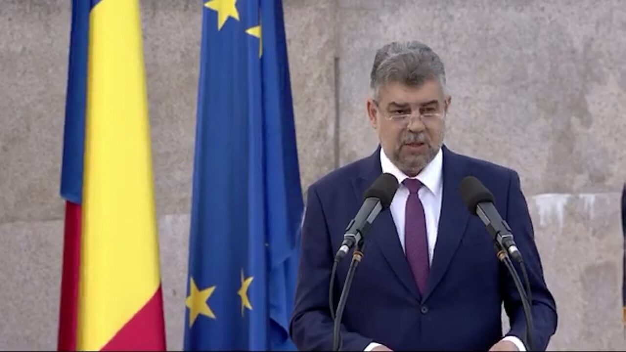 VIDEO | Premierul Marcel Ciolacu și-a luat angajamentul de a investi în dotările militarilor de Ziua Armatei Române