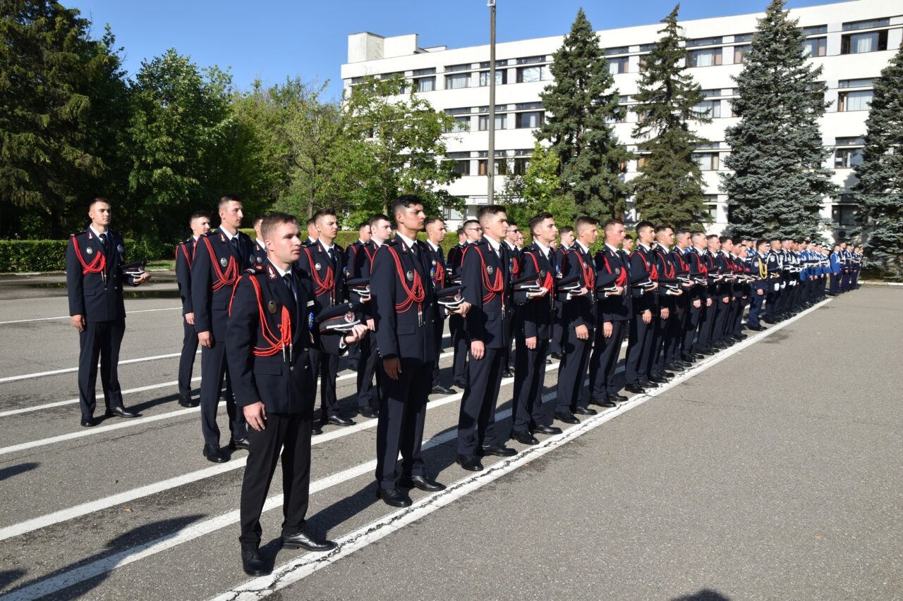 „Există suspiciunea de focar”. 57 de studenți de la Academia de Poliție, de URGENȚĂ la „Matei Balș”, intoxicați cu mâncarea primită la cantină!