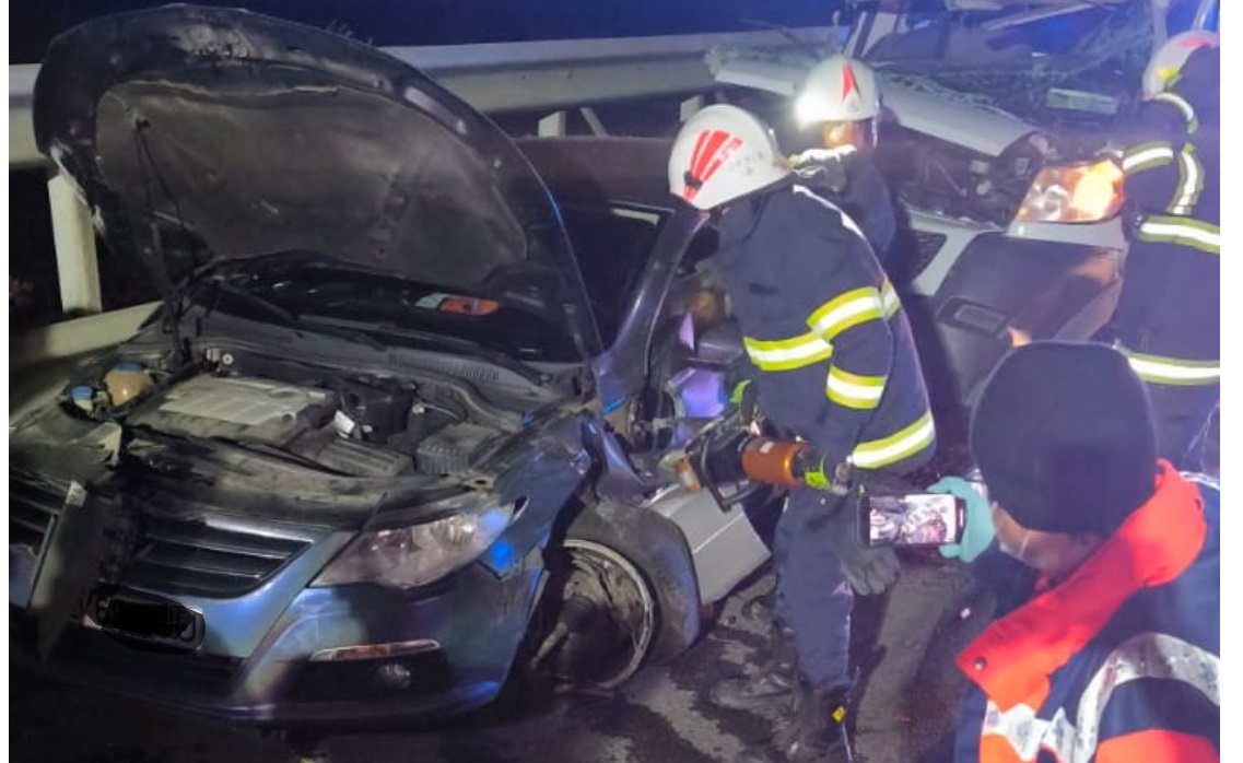 Șase autovehicule, implicate într-un accident GRAV pe autostrada A1. A fost activat planul roșu de intervenție