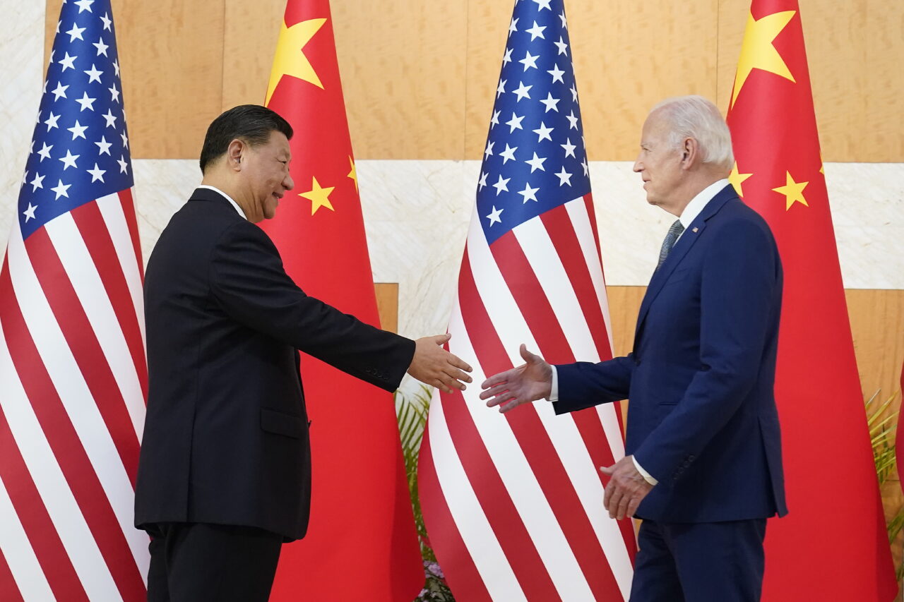 VIDEO | Vizită cu mize mari și așteptări mici/ Xi Jinping se duce la Joe Biden acasă/XI a fost primit pe străzi în stil chinezesc