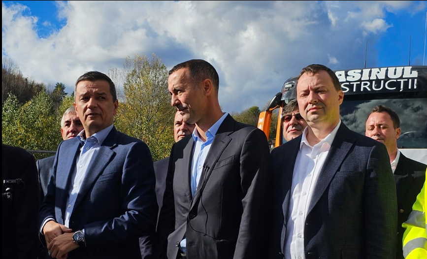 VIDEO | CNAIR a dat STARTUL pentru lucrările pe Varianta Ocolitoare Comarnic! Grindeanu: ”Asta a fost ideea, de a descentraliza asemenea lucrări”