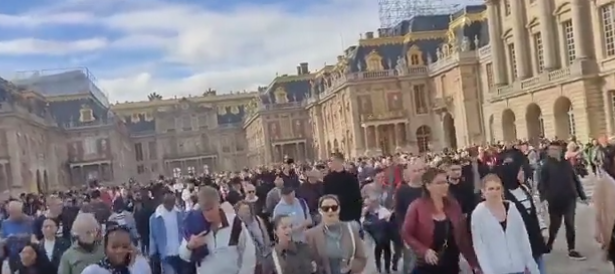 VIDEO. Amenințare cu bomba la Palatul Versailles. Circa 2.000 de persoane au fost evacuate „din motive de securitate”