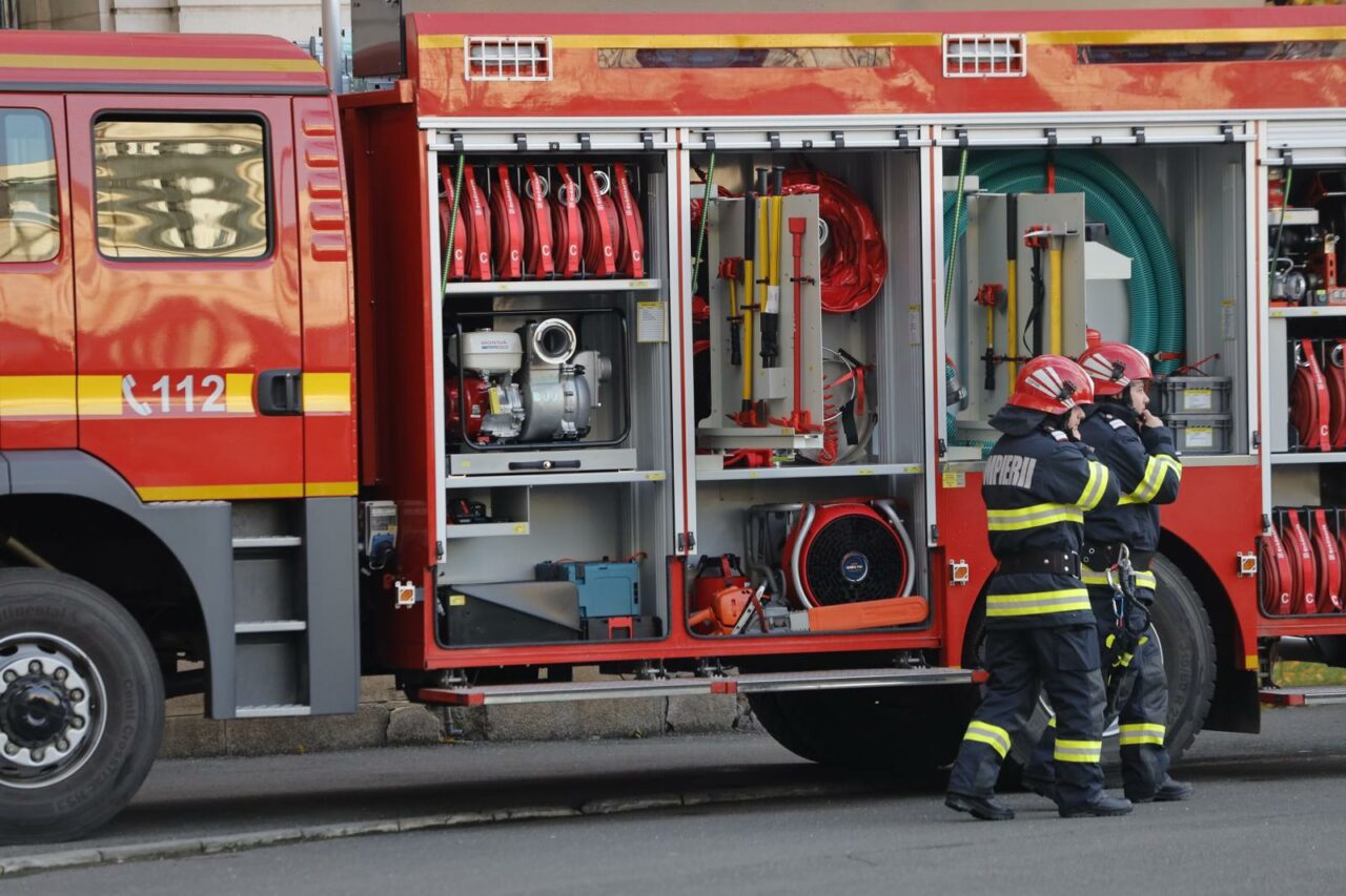 ALERTĂ în Capitală. O cisternă a luat foc pe Bulevardul Metalurgiei