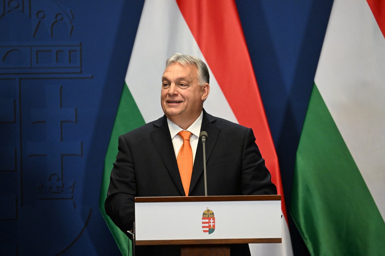 Orban a fost primit la Tușnad cu „Transilvania, pământ românesc”