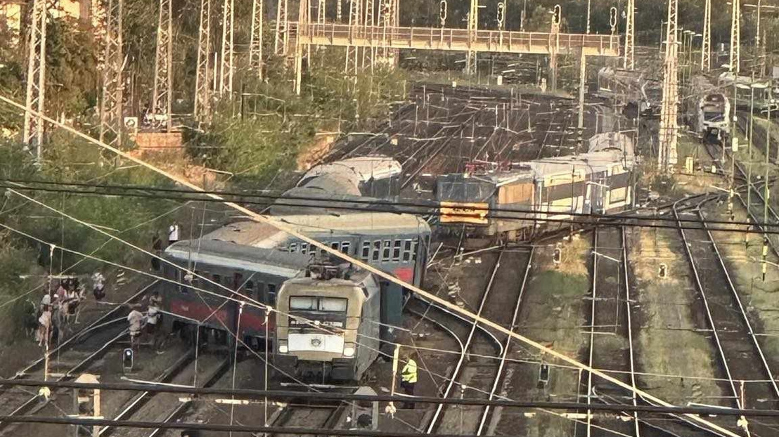 Trenul InterCity de la Cluj-Napoca la Budapesta a deraiat. A fost panică!