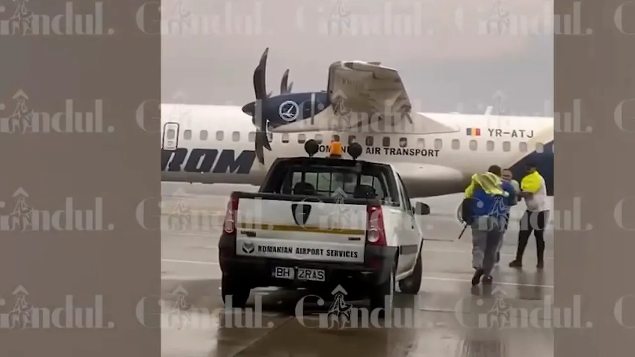 Noi IMAGINI cu avionul ATR al Companiei Tarom, care fost la un pas să fie răsturnat de vijelie pe Aeroportul din Oradea