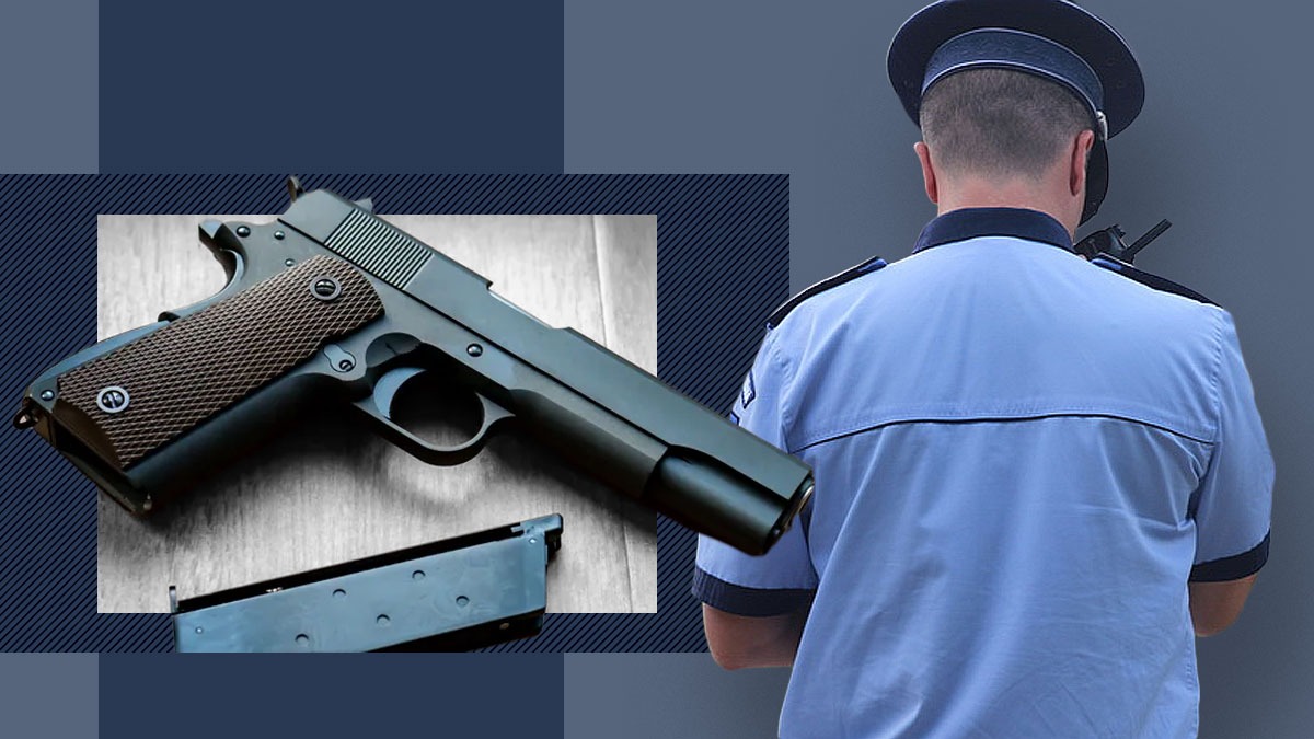 Șeful de post dintr-o comună din Vâlcea și-a amenințat fost iubita cu pistolul din dotare. Polițistului i s-a confiscat arma și cheile de la mașină