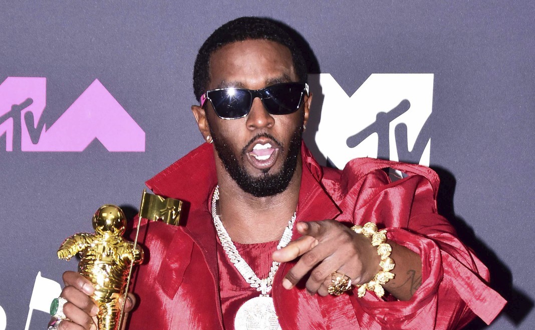 Celebrul artist Sean “Diddy” Combs, obligat să achite daune de 100 de milioane de dolari. Acesta a fost acuzat pentru hărțuire sexuală