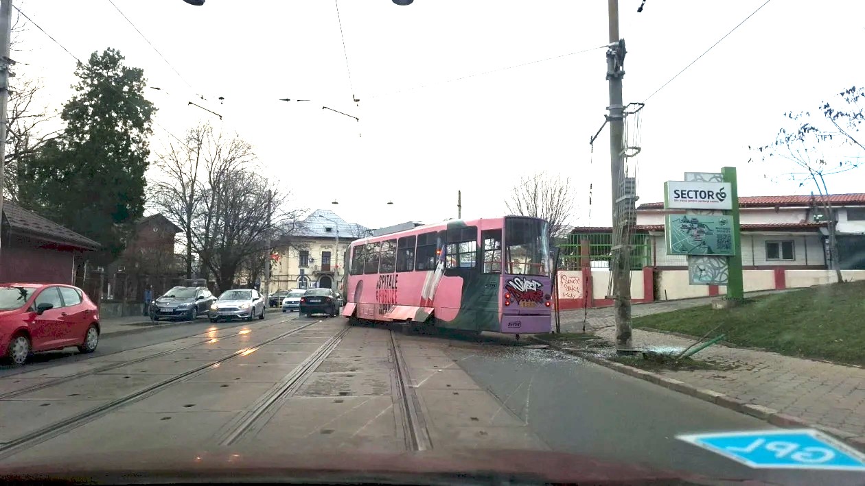 Primăria Capitalei va fi „repetentă” și în 2025 la reabilitarea de linii de tramvai: „Vom mai vedea multe DERAIERI în București”